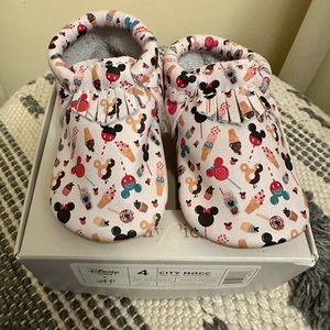 BRAND NEW Disney City Moccasin size 4